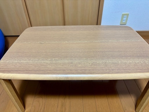 テーブル