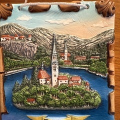 Bled Slovenia 立体陶器オブジェの画像