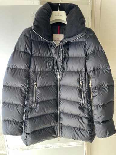 モンクレール　ダウン　レディース
