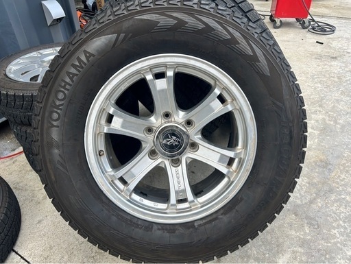 スタッドレスタイヤ　ホイール付き