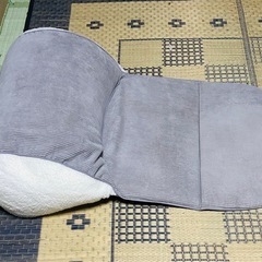 背当てクッション　テレビ枕　新品未使用の画像