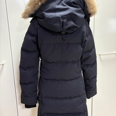 カナダグースロングダウンジャケットの画像