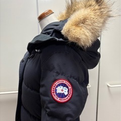 カナダグースロングダウンジャケットの画像