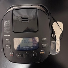 【取引中】アイリスオーヤマ　炊飯器　3合炊き　　