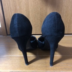 グレイル　パンプス　24.5センチ
の画像