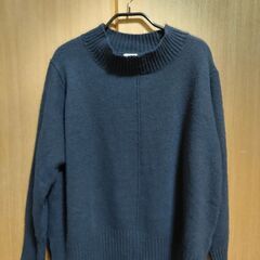 未使用品 紺色のセーター 差し上げます