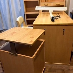 子供用学習机　の画像