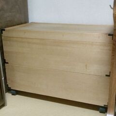 木製　キャスター付き　収納ケースの画像