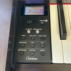 2020年製 中古美品！YAMAHA CLP-675R木製鍵盤電子ピアノ　専用椅子(高低調整可能） の画像