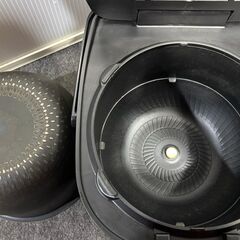 アイリスオーヤマ IH炊飯器 一升 10合 IH式 31銘柄炊き分け機能 極厚火釜 玄米 IH式 ブラック RC-IE10-B 2019年製 Used の画像