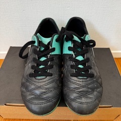 unbroサッカーシューズ19cm