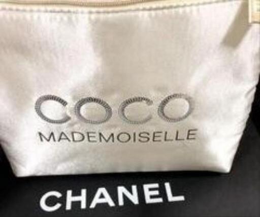 CHANEL ♥ノベルティ♥ココ ♥マドモアゼル ♥シルク ♥ポーチ♥ホワイト♥スパンコール
