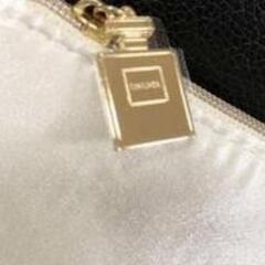 CHANEL ♥ノベルティ♥ココ ♥マドモアゼル ♥シルク ♥ポーチ♥ホワイト♥スパンコールの画像