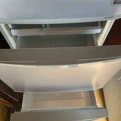 SHARP 冷蔵庫　345L 2011年　SJ-WA35Tの画像