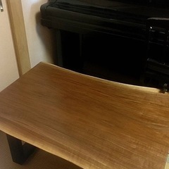 一枚板の机の画像