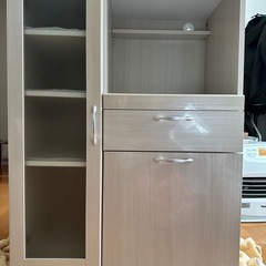 【決まりました】レンジ台（食器棚）