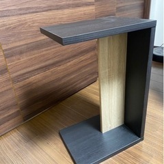 アイリスオーヤマサイドテーブルの画像