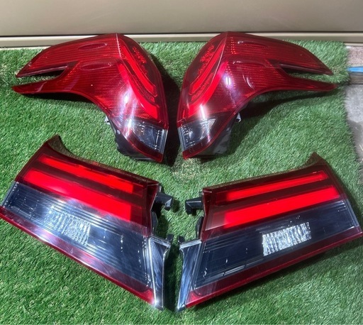 30アルファード　バックライ　テールライト