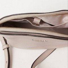 Kate spade new York ショルダーバッグ　ライトグレーの画像