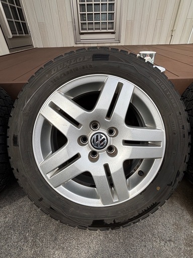 Volkswagen ポロ15インチ純正ホイールスタッドレスタイヤセット