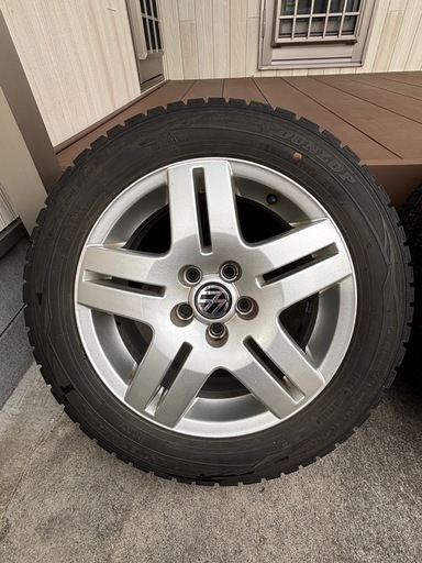 Volkswagen ポロ15インチ純正ホイールスタッドレスタイヤセット