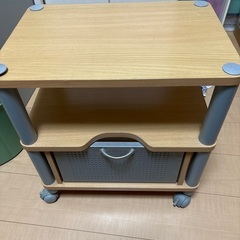 サイドテーブル
