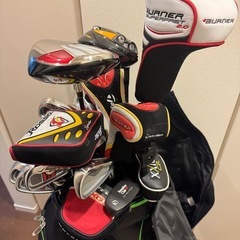 ゴルフバックとクラブ