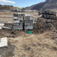 コンクリ資材 多数の画像
