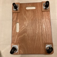ほぼ新品未使用　　木製平台車の画像