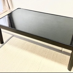 ガラス×木製のテーブル