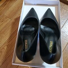 黒のパンプス