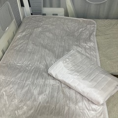 ひんやり敷布団シングルシーツ2つ🤍来客用のため美品！