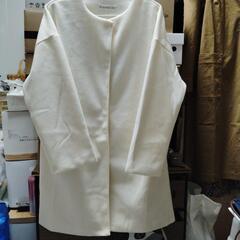 シンプルでエレガントなコート