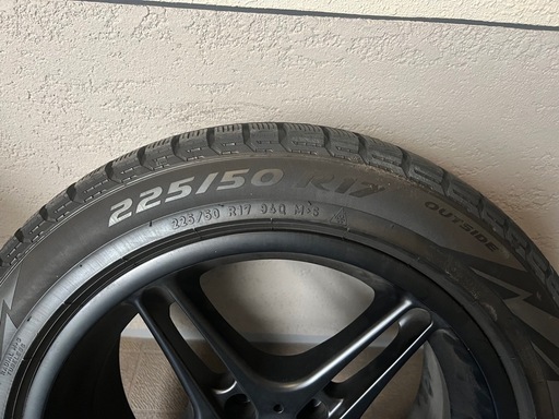 BMW X1(E84)  スタッドレスタイヤ4本セット