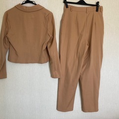 SHEIN セットアップ 上下 ジャケット パンツ ベージュ サイズSの画像