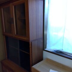 書棚（食器棚）の画像