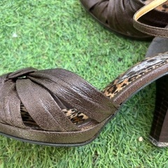 女性用パンプの画像