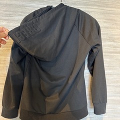 子ども服パーカーの画像