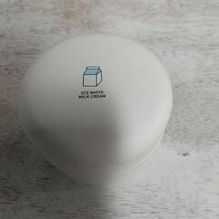 化粧品  ホワイトミルククリーム