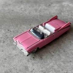 キャデラック　ピンク　トミカ