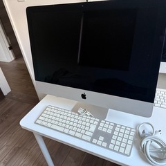Apple iMac 21.5インチ 2017年モデル 本体とキ...