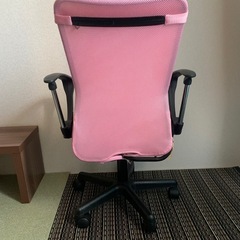 (引き渡し決定)タイヤ付きデスクチェアの画像