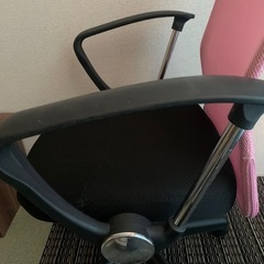 (引き渡し決定)タイヤ付きデスクチェアの画像