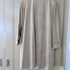 婦人スエード風コート　ベージュ　ダブルボタン　M サイズ未使用に近いインナーチャックで取り外し可　の画像