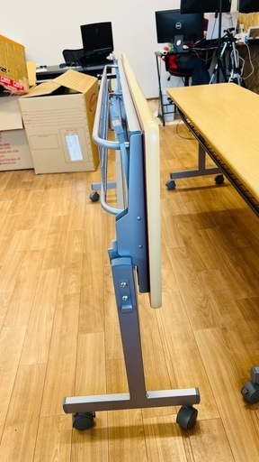 オフィス用折り畳み机 2台
