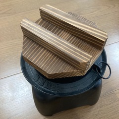 サラダ水切りボールと土鍋の画像