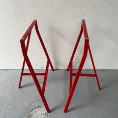 IKEA 赤の脚の画像