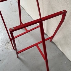 IKEA 赤の脚の画像