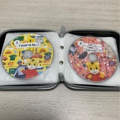 こどもちゃれんじEnglish ＤＶＤまとめ売り計15枚&キッズせんようリモコンセットの画像