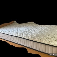 使用1年（美品）引っ越しに伴い安価でお譲りします。アイリスオーヤマ製ポケットコイルマッドレスの画像